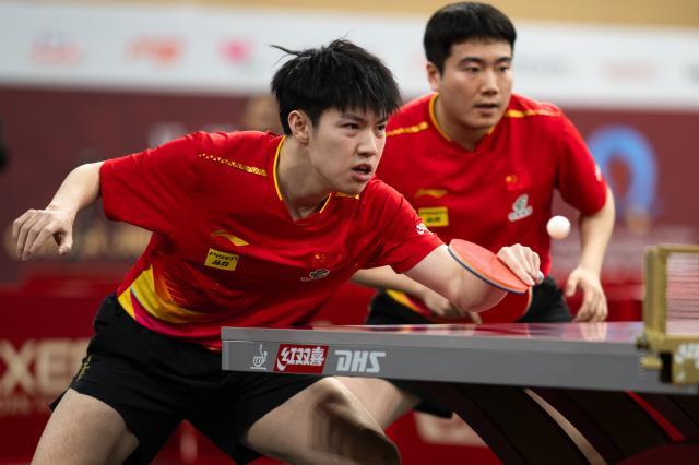 （体育）（7）乒乓球——世乒赛：梁靖崑_黄友政无缘男双八强XxjpseC007063_20250521_PEPFN0A001.jpg